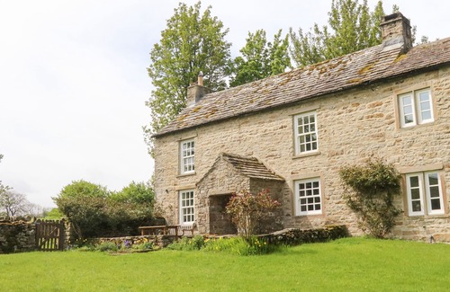 Newbiggin-in-Bishopdale Cottage | COWSTONEGILL, family friendly, with open fire in West Burton