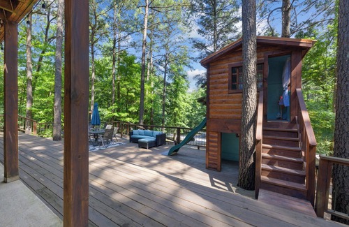 Broken Bow Cabin | Coyote Ridge, Shuffleboard, Pool Table, Arcade, Light Up Jenga, & More!