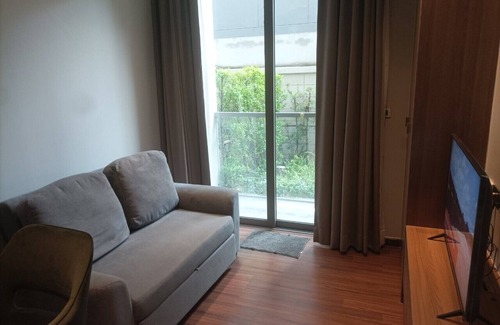 Phlabphla Condo | Cozy 1-bedroom condo with AC, WiFi in wonderful Town in Town