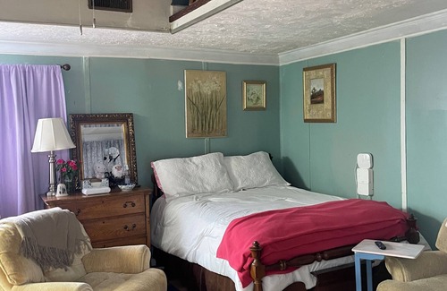 Mount Dora House | Cozy 1 bdrm 1 ba efficiency loft w private fenced-in yard perfect for ppl w pets