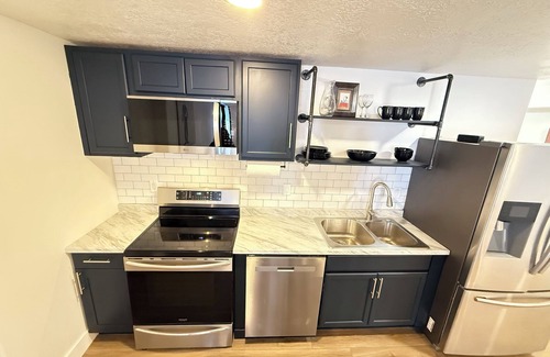 Draper Apartment | Cozy 1 bdrm & sofa bed full apt, many amenities in enjoyable Suncrest, Draper