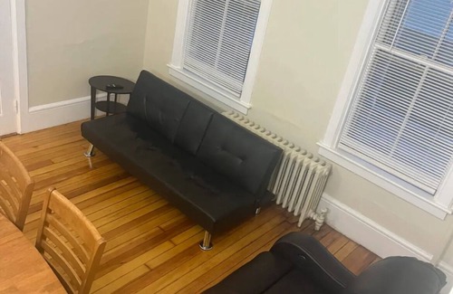 Taunton Apartment | Cozy 1 bdrm with 2 levels with private entrance and private porch