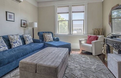 Vernon Apartment | Cozy 1 bed/1 bath suite is on the 2nd level in the Historical Carew House