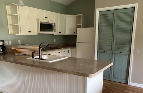Glenwood Cottage | Cozy 1 Bed and 1&1/2 bath on private and peaceful 7.5 acres