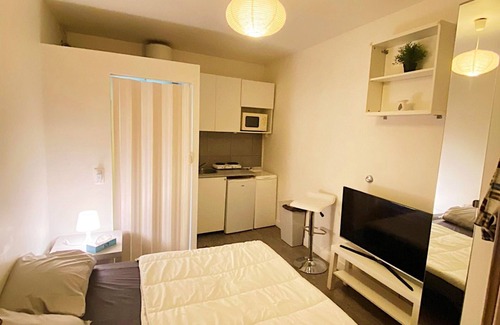 Issy-les-Moulineaux Apartment | Cozy 1-bedroom apartment with WiFi, AC in charming Issy-les-Moulineaux