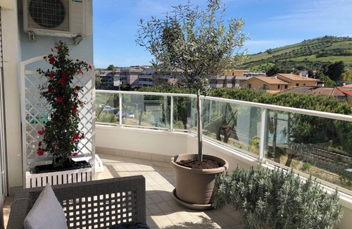 Roseto degli Abruzzi Condo | Cozy 1-bedroom condo with AC, WiFi 50 meters from the beach in Roseto!
