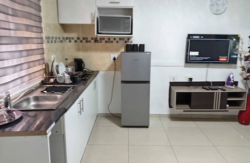 Greater Johannesburg Metropolitan Area Apartment | Cozy 1-bedroom apartment in beautiful Johannesburg South with WiFi, AC