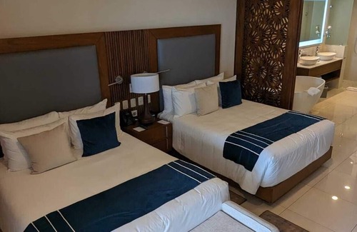 Chula Vista Resort | Cozy 1-bedroom in San José del Cabo with spa, gym, lazy river, and infinity pool