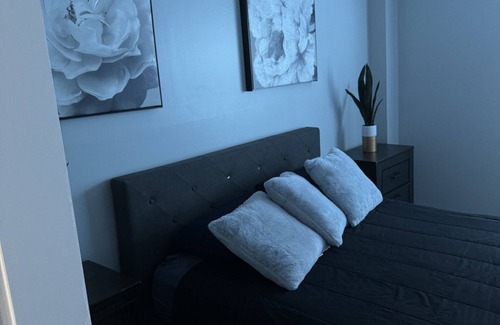 Crabtree Apartment | Cozy 1 bedroom 1 bath with plenty of amenities and attractions