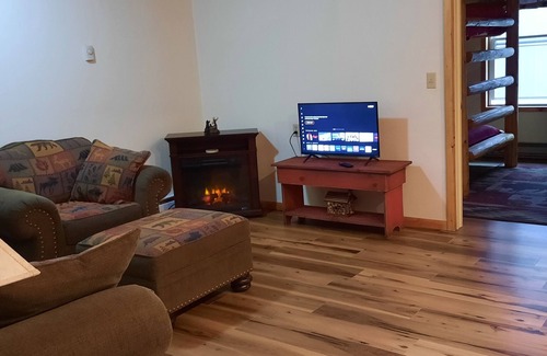 Grand Marais Apartment | Cozy 1-bedroom apartment in serene Grand Marais. Sleeps 4