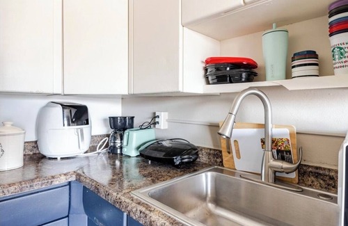 Whittier Apartment | Cozy 1-bedroom apartment in fantastic Minneapolis with WiFi