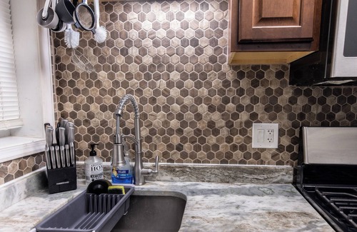 Northeast Apartment | Cozy 1-bedroom apartment in enchanting Washington with WiFi, AC