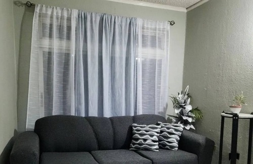 New Kingston Apartment | Cozy 1-bedroom apartment in New Kingston 5 with AC, Wi-Fi