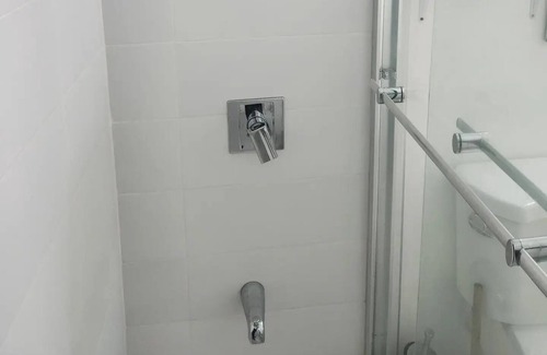 New Kingston Apartment | Cozy 1-bedroom apartment in New Kingston 5 with AC, Wi-Fi