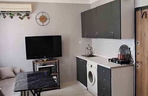 Istanbul City Center Apartment | Cozy 1-bedroom apartment in charming Istanbul with WiFi, AC