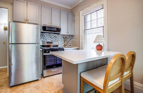 East Avenue Apartment | Cozy 1-bedroom Apartment Steps from Park Ave with AC, WiFi