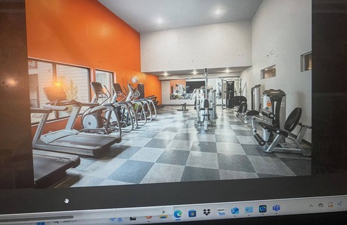 Weinland Park Apartment | Cozy 1-bedroom apartment in lovely Columbus with AC, fitness room, WiFi