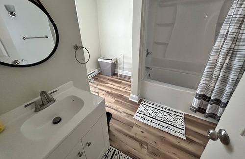 Suffolk Apartment | Cozy 1-bedroom apartment in welcoming Suffolk with AC, WiFi, and full kitchen!