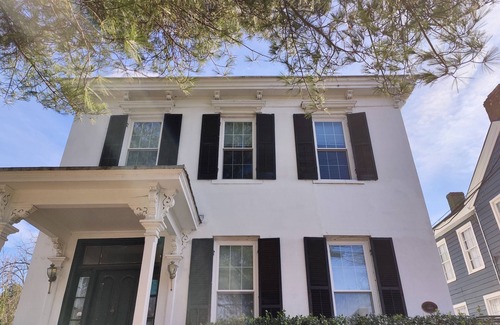 Suffolk Apartment | Cozy 1-bedroom apartment in welcoming Suffolk with AC, WiFi, and full kitchen!