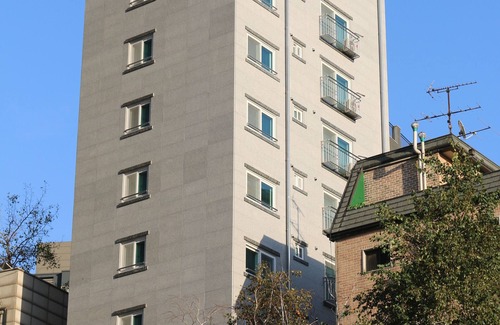 Sindang-dong Apartment | Cozy 1-bedroom apartment in wonderful Seoul with AC, WiFi near Metro and Mall