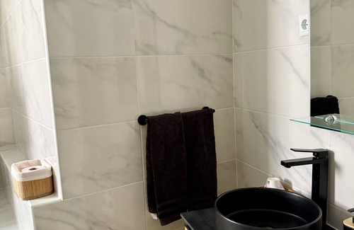 Guarda Apartment | Cozy 1-bedroom apartment with AC, WiFi in welcoming Guarda