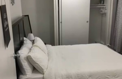 Queens Apartment | Cozy 1-bedroom apartment with WiFi, AC in charming Queens
