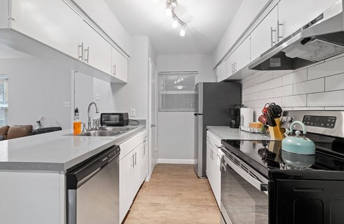 Highland Apartment | Cozy 1 Bedroom Apt in Highland Austin 8933