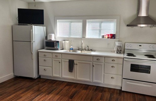 Trinity Center Cabin | Cozy 1 bedroom cabin in peaceful Trinity Center with AC