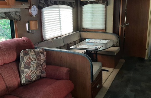High Springs House | Cozy 1-bedroom camper in nice High Springs with AC