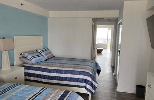 Ortona Park Condo | Cozy 1-bedroom condo with WiFi, AC in fabulous Daytona Beach