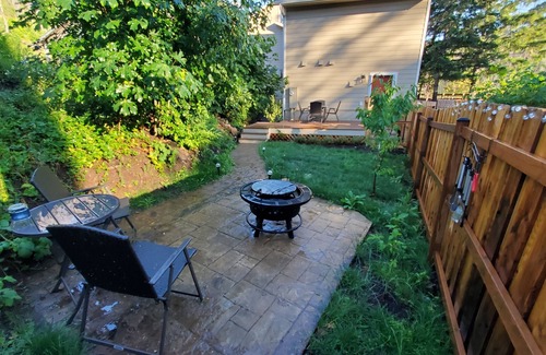 Roseburg Condo | Cozy 1-bedroom condo with WiFi, AC, in Idleyld Park, views of North Umpqua River