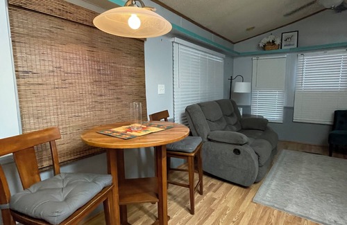 Arizona City House | Cozy 1 bedroom home in awesome Arizona City 55+community with pool & gym
