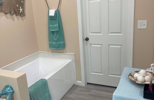 Circleville Apartment | Cozy 1-bedroom home in Circleville with AC, Walking distance Hargus Lake.