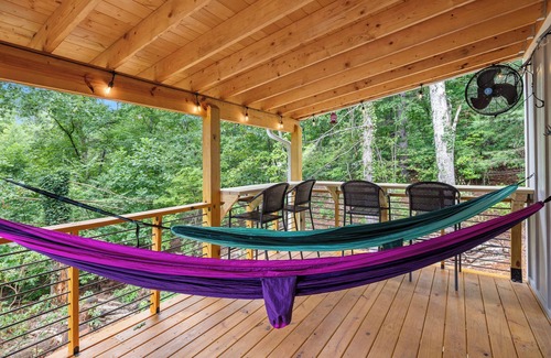 Bent Creek House | Cozy 1-bedroom house in Asheville. Minutes from downtown with forest access.