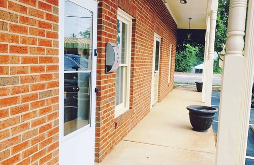 Charlotte Condo | Cozy 1-bedroom king suite in walkable uptown area. Quiet & Private. Free parking