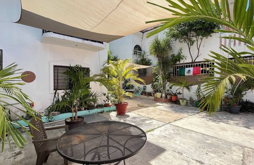 Luis Donaldo Colosio Apartment | Cozy 1-bedroom apartment with AC and WiFi at 1 block from the beach