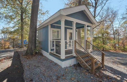 Jamestown Cabin | Cozy 1-Bedroom Tiny Home 1/2 Mile from Marina and Boat Ramp #405!