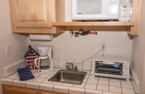 Country Club Estates Apartment | Cozy 1-bedroom apartment in awesome South Lake Tahoe with WiFi