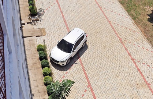 Ukunda Apartment | cozy 1-bedroom with free swimming pool,free parking and hotshower n