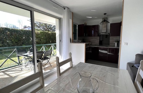 Cambo-les-Bains Apartment | Cozy 1-BR Apartment with Terrace, Parking & Wi-Fi – Pet Friendly, Near Shops, Cambo-les-Bains