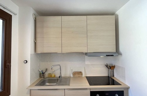 Jeux Apartment | Cozy 1-BR Apartment for 4 in Heart of Alpe d'Huez, Ski-In/Ski-Out, Balcony, Ski Locker