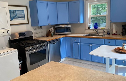 Augusta Cottage | Cozy 1 BR Maine lakeside cottage getaway with WiFi, laundry, and full kitchen.