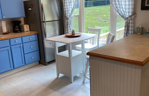 Augusta Cottage | Cozy 1 BR Maine lakeside cottage getaway with WiFi, laundry, and full kitchen.