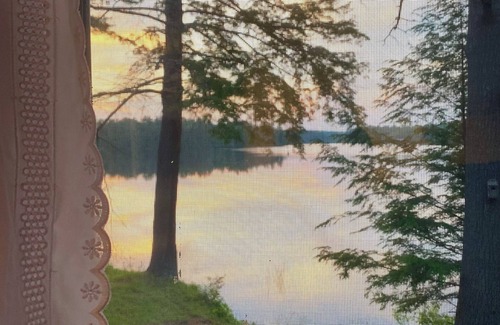 Augusta Cottage | Cozy 1 BR Maine lakeside cottage getaway with WiFi, laundry, and full kitchen.