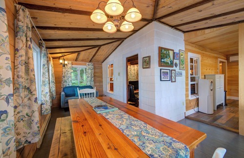 North Windham Cabin | Cozy 100-year-old Maine camp, steps to Little Sebago Lake