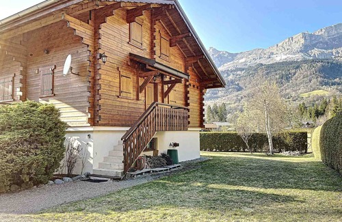 Les Houches Ski Chalet | Cozy 120m² chalet in Houches, 6/8 pers, mountain view, garden