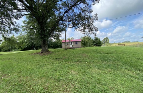 Sulphur Well Cottage | Cozy 12x24’ big charm small house on 350 acre grain beef farm near Mammoth Cave!
