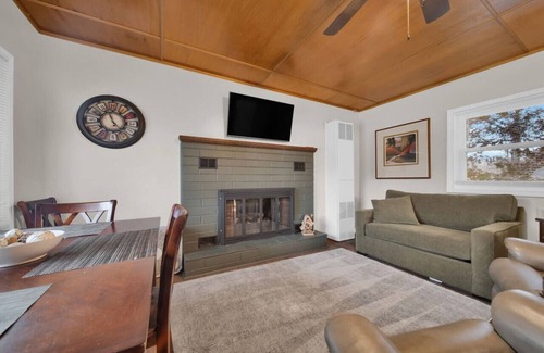 Lexington House | Cozy 1BD Beach Retreat, 2Bath