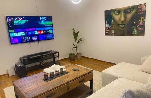 Lundby Apartment | Cozy 1bedroom apartment in Central Gothenburg, Steps from Tram6/8, near Liseberg