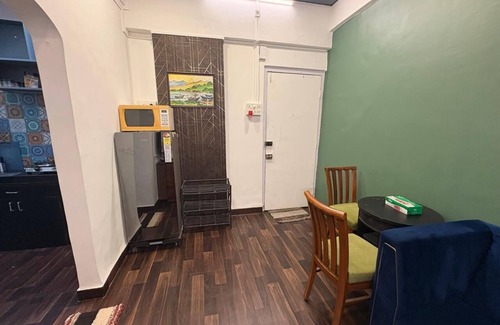 Pali Hill Apartment | Cozy 1BHK apartment at off Linking road, in enchanting Bandra west, Mumbai.